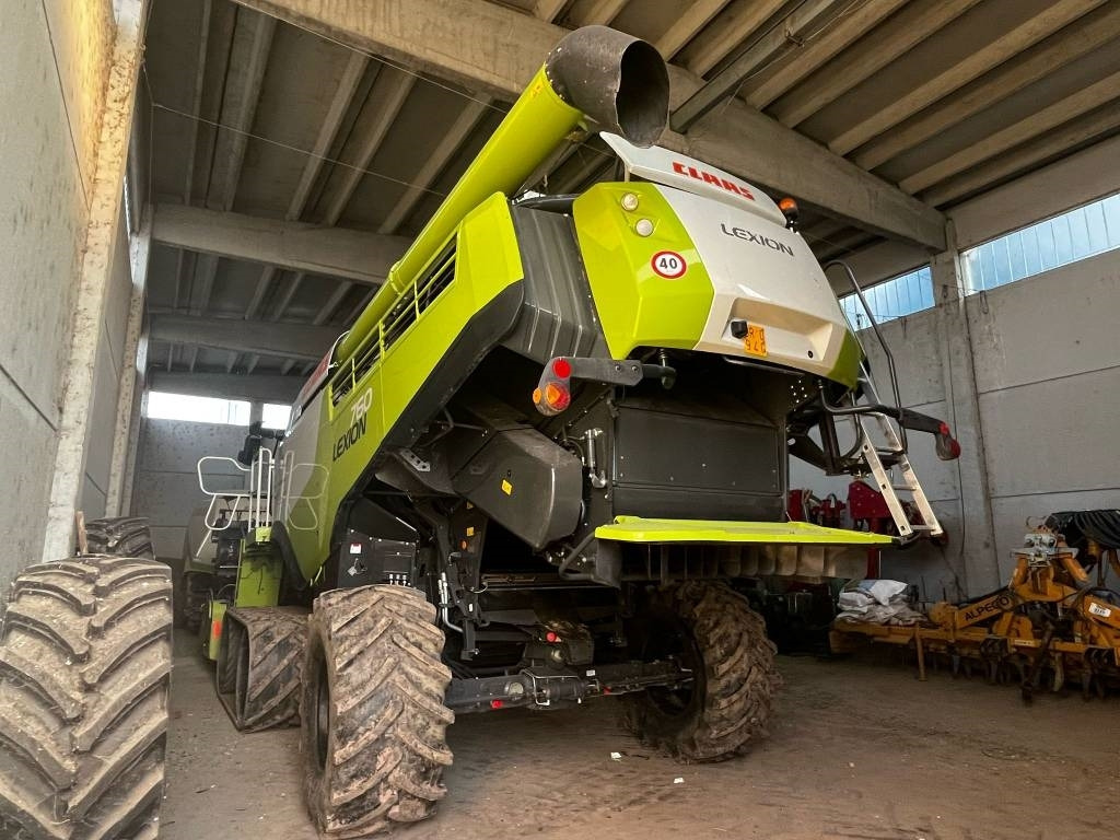 Claas LEXION 760 TT RISO - Pemanen gabungan: gambar 2 Claas LEXION 760 TT RISO - Pemanen gabungan: gambar 2