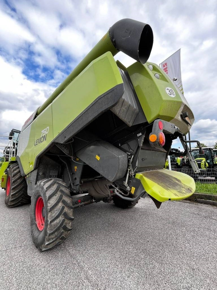 Claas Lexion 750 - Pemanen gabungan: gambar 2 Claas Lexion 750 - Pemanen gabungan: gambar 2