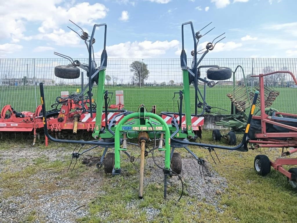 Deutz-fahr 5521  - Pembungkus bale: gambar 1 Deutz-fahr 5521  - Pembungkus bale: gambar 1