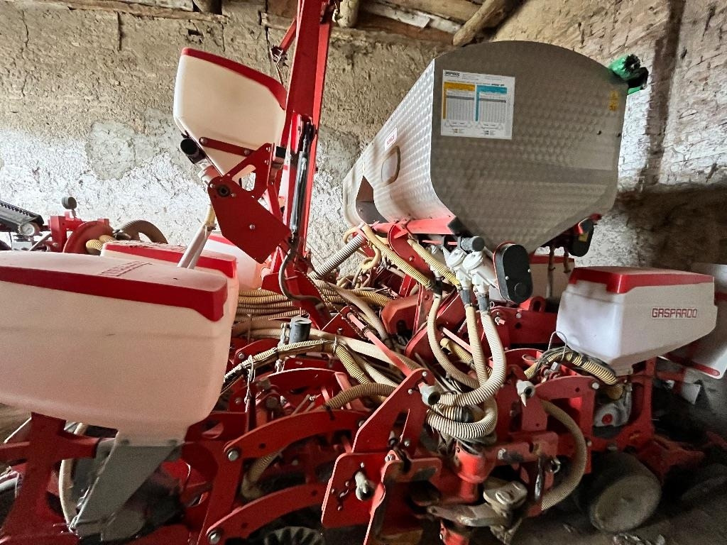 Gaspardo Renata - Penabur presisi: gambar 4 Gaspardo Renata - Penabur presisi: gambar 4