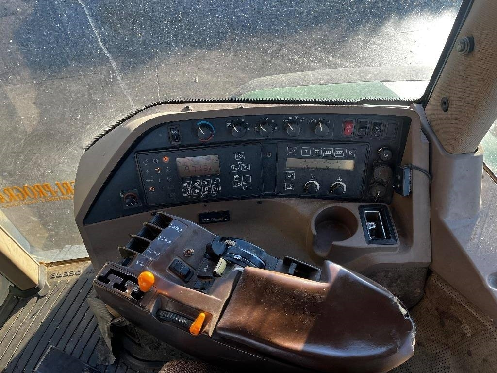 John Deere 8410 - Traktor: gambar 4 John Deere 8410 - Traktor: gambar 4