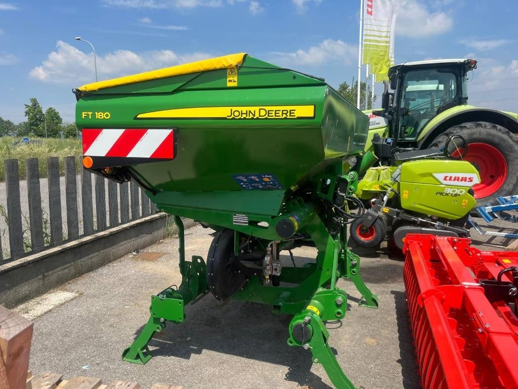 John Deere FT 180 - Penyebar pupuk: gambar 3 John Deere FT 180 - Penyebar pupuk: gambar 3
