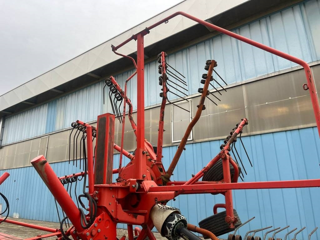 Kuhn 6520 - Tedder/ Menyapu: gambar 4 Kuhn 6520 - Tedder/ Menyapu: gambar 4