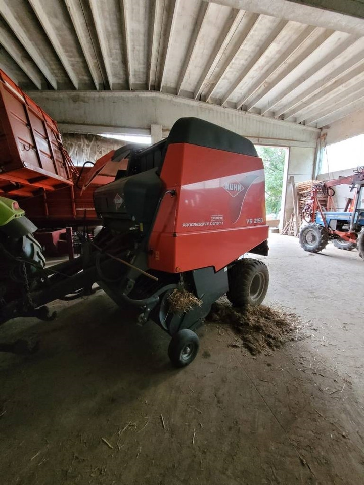 Kuhn VB 2160 - Baler bulat: gambar 1 Kuhn VB 2160 - Baler bulat: gambar 1