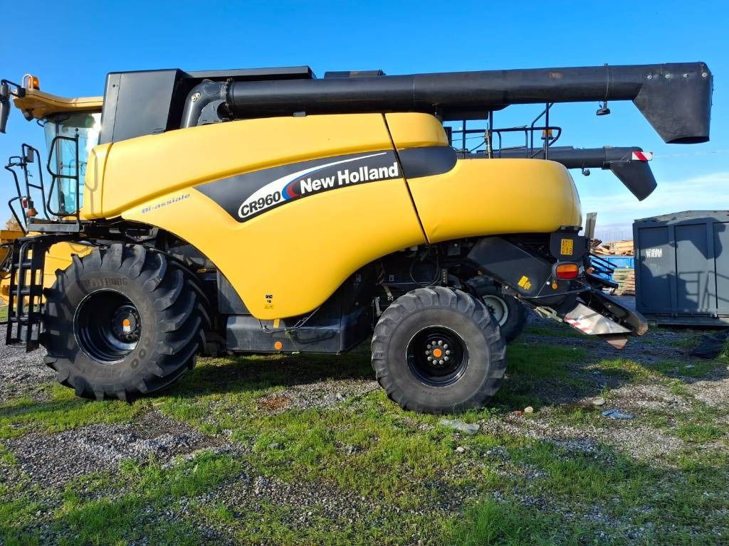 Leasing New Holland CR 960 New Holland CR 960: gambar 15 Leasing New Holland CR 960 New Holland CR 960: gambar 15