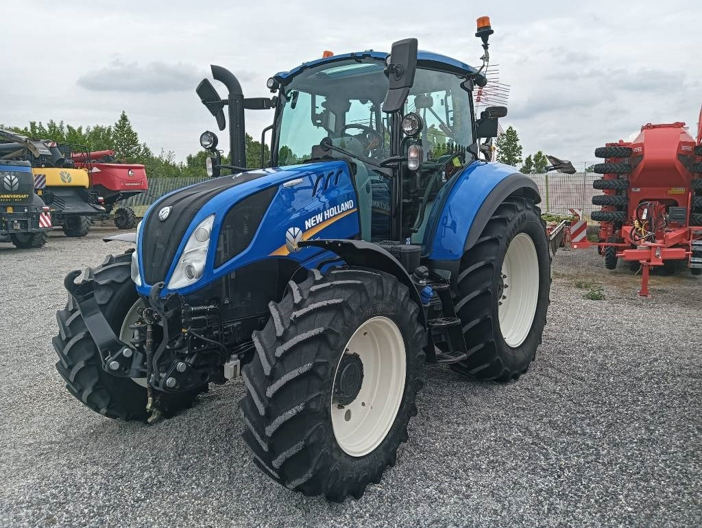 New Holland T 5.120 - Traktor: gambar 3 New Holland T 5.120 - Traktor: gambar 3