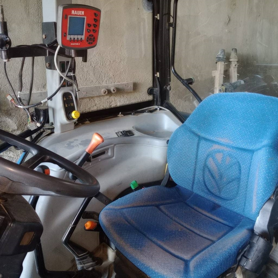 New Holland T 5050 - Traktor: gambar 4 New Holland T 5050 - Traktor: gambar 4