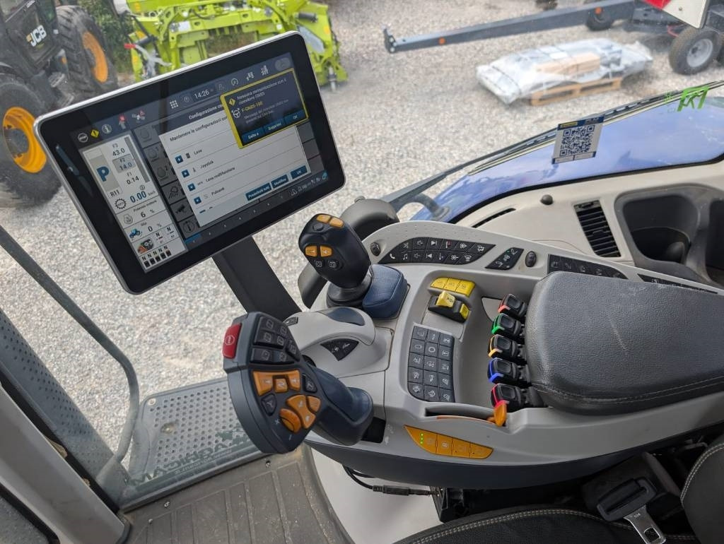 New Holland T 8.380 - Traktor: gambar 4 New Holland T 8.380 - Traktor: gambar 4