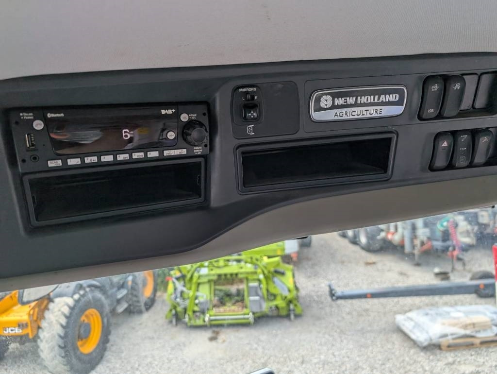 New Holland T 8.380 - Traktor: gambar 2 New Holland T 8.380 - Traktor: gambar 2