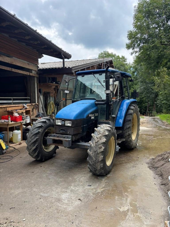 New Holland TL 90 - Traktor: gambar 2 New Holland TL 90 - Traktor: gambar 2
