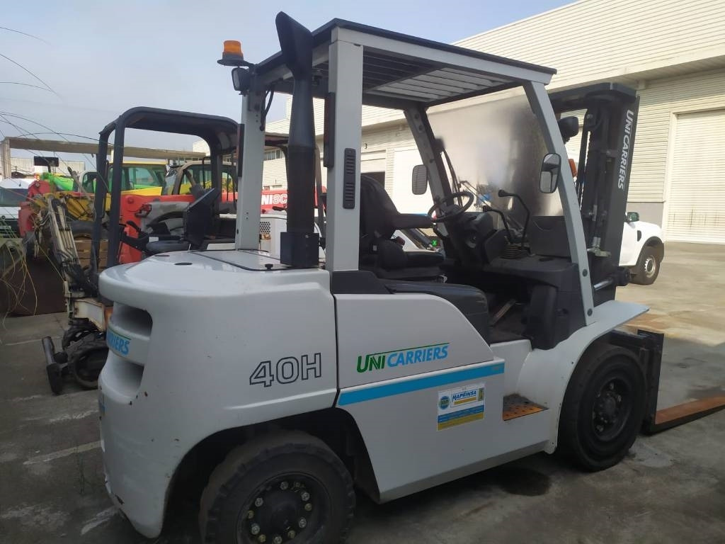 UniCarriers D1F4A40Q - Pemuat samping: gambar 2 UniCarriers D1F4A40Q - Pemuat samping: gambar 2