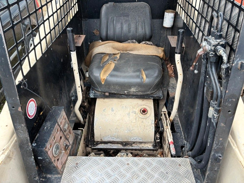 Bobcat 825 - Skid steer: gambar 4 Bobcat 825 - Skid steer: gambar 4