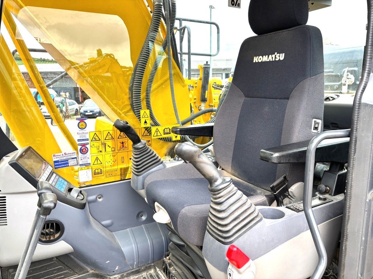 Komatsu PC210LC-11E0 - Ekskavator perayap: gambar 3 Komatsu PC210LC-11E0 - Ekskavator perayap: gambar 3
