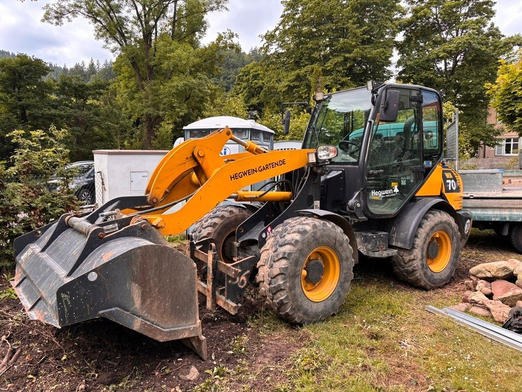 Komatsu WA70-7 - Wheel loader: gambar 1 Komatsu WA70-7 - Wheel loader: gambar 1