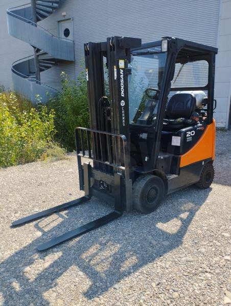 Doosan Chariot élévateur fenwick 2t gaz DOOSAN fenwick - Forklift LPG: gambar 2 Doosan Chariot élévateur fenwick 2t gaz DOOSAN fenwick - Forklift LPG: gambar 2