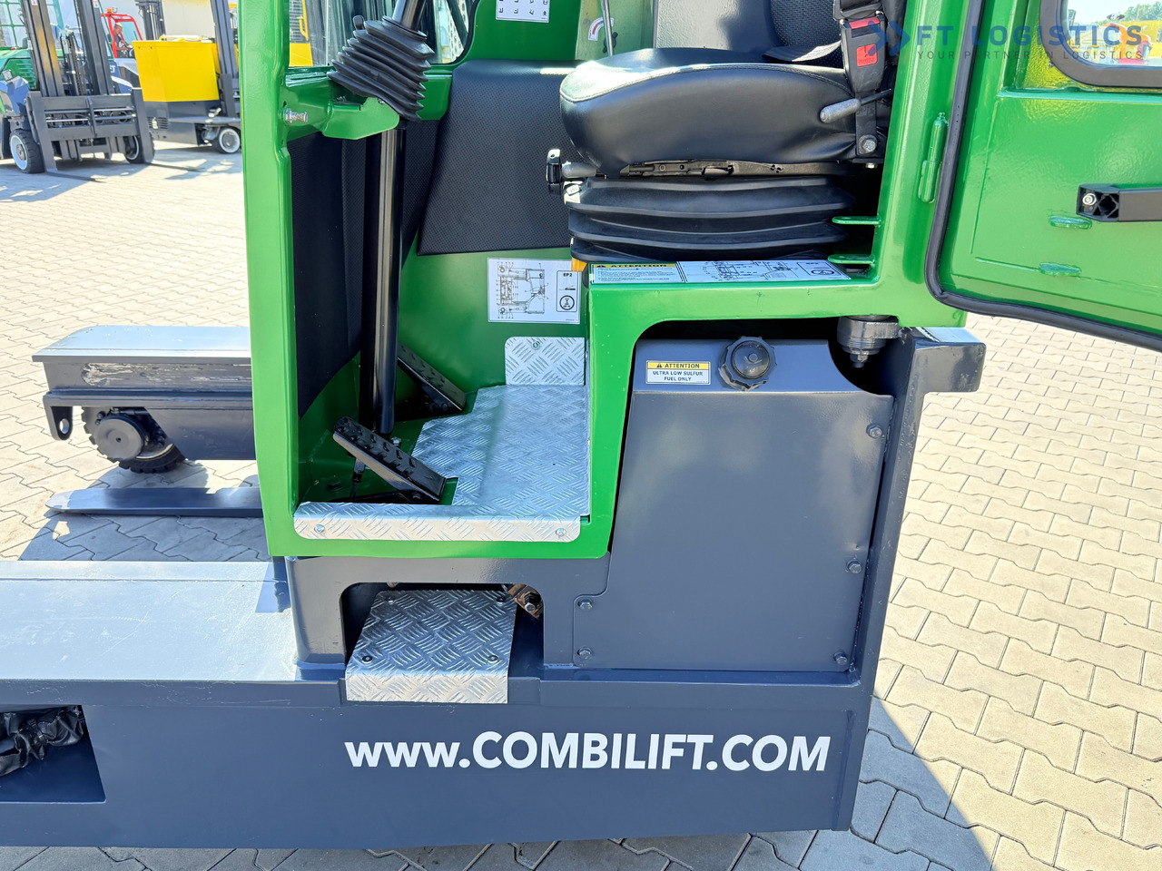 COMBILIFT C3000 / DUPLEX - 4100MM / DIESEL / FREE LIFT / CABIN / LIKE NEW - Loader empat arah: gambar 5 COMBILIFT C3000 / DUPLEX - 4100MM / DIESEL / FREE LIFT / CABIN / LIKE NEW - Loader empat arah: gambar 5