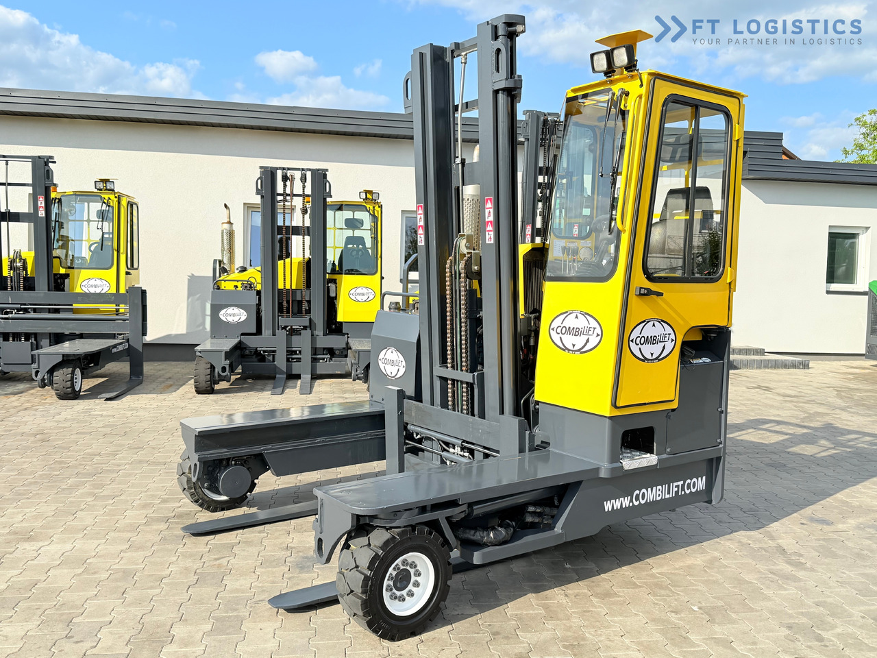 COMBILIFT C4000 / DIESEL / DUPLEX - 4100MM / FORK POSITIONER / ONLY 2951 MTH / LIKE NEW - Loader empat arah: gambar 1 COMBILIFT C4000 / DIESEL / DUPLEX - 4100MM / FORK POSITIONER / ONLY 2951 MTH / LIKE NEW - Loader empat arah: gambar 1