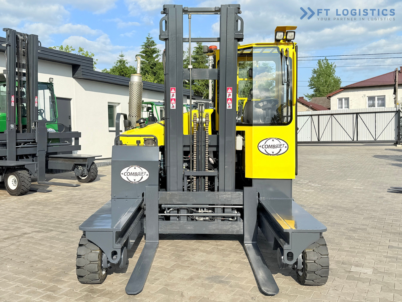 COMBILIFT C4000 / DIESEL / DUPLEX - 4100MM / FORK POSITIONER / ONLY 2951 MTH / LIKE NEW - Loader empat arah: gambar 4 COMBILIFT C4000 / DIESEL / DUPLEX - 4100MM / FORK POSITIONER / ONLY 2951 MTH / LIKE NEW - Loader empat arah: gambar 4
