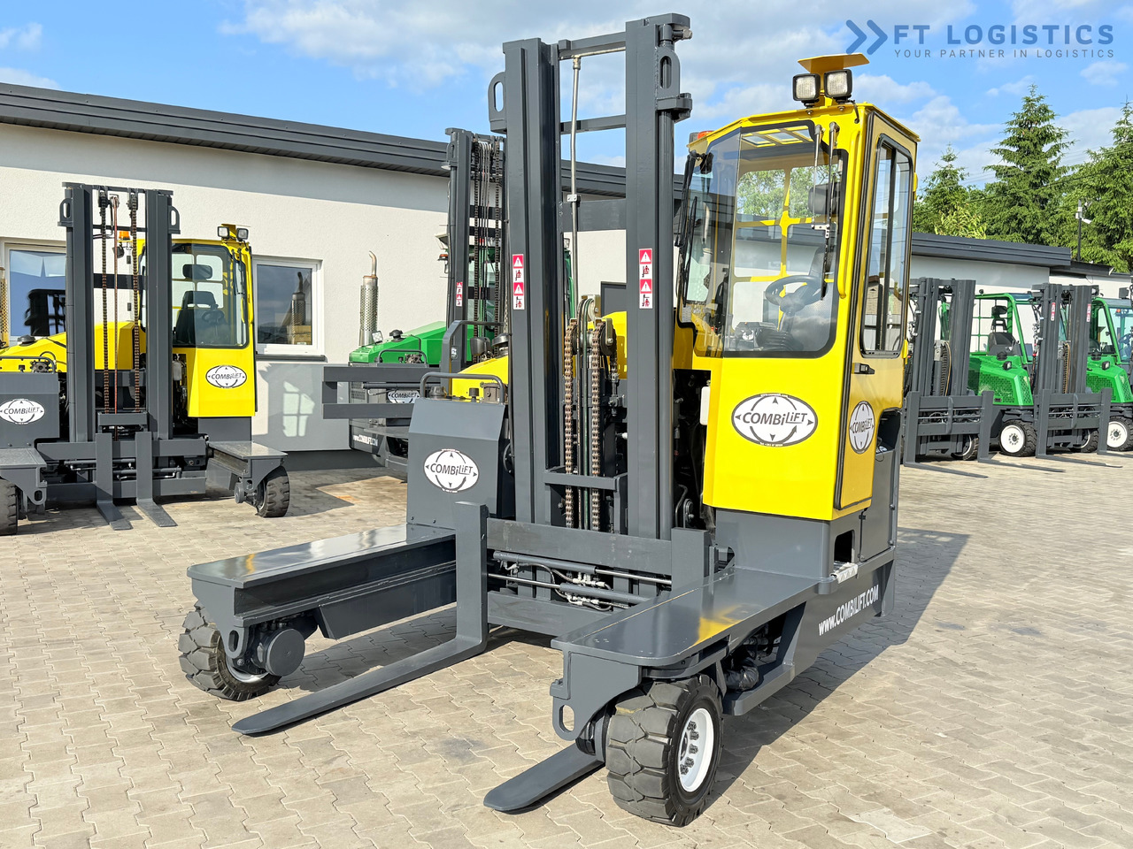 COMBILIFT C4000 / DIESEL / DUPLEX - 4100MM / FORK POSITIONER / ONLY 2951 MTH / LIKE NEW - Loader empat arah: gambar 2 COMBILIFT C4000 / DIESEL / DUPLEX - 4100MM / FORK POSITIONER / ONLY 2951 MTH / LIKE NEW - Loader empat arah: gambar 2
