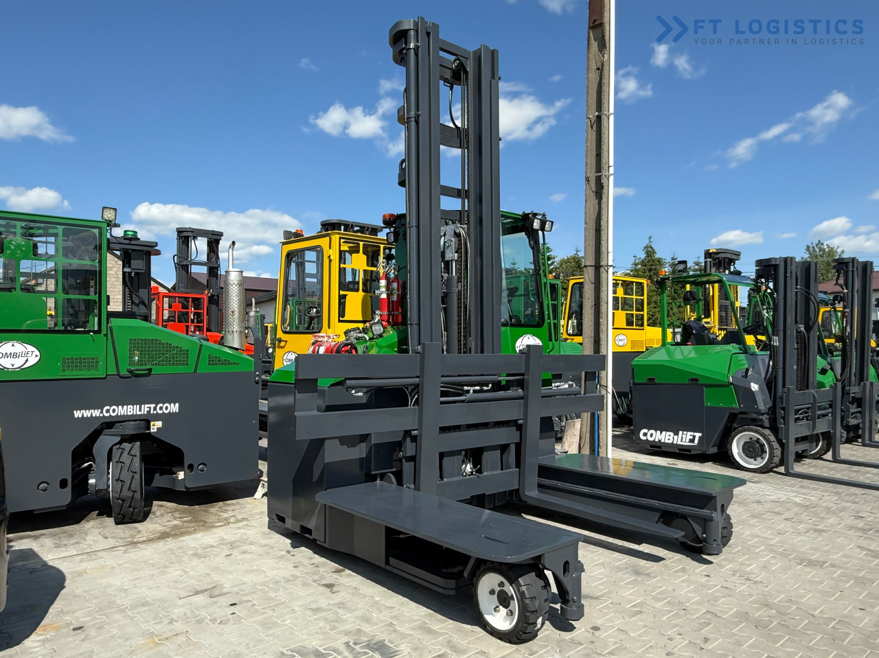COMBILIFT C5000E / ELECTRIC / TRIPLEX 8300MM / FULL FREE LIFT / WIDE POSITIONER / FORK SIDESHIFT / BATTERY LIKE NEW - Loader empat arah: gambar 4 COMBILIFT C5000E / ELECTRIC / TRIPLEX 8300MM / FULL FREE LIFT / WIDE POSITIONER / FORK SIDESHIFT / BATTERY LIKE NEW - Loader empat arah: gambar 4