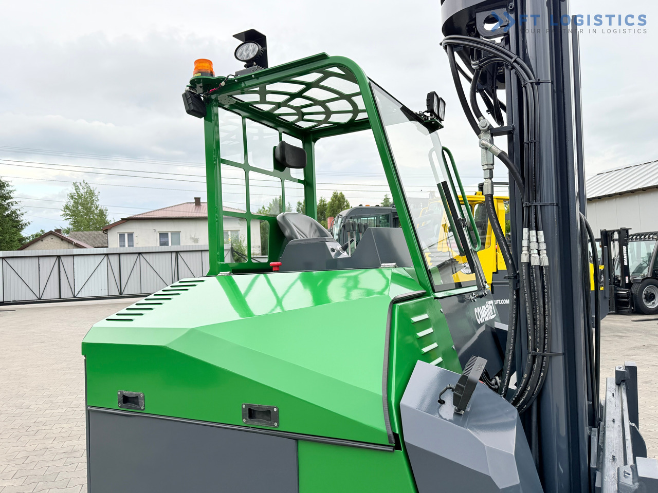 COMBILIFT Combilift CBE4000 / TRIPLEX 5200MM / ELECTRIC / FREE LIFT / FORK POSITIONER / SIDESHIFT / LIKE NEW - Loader empat arah: gambar 4 COMBILIFT Combilift CBE4000 / TRIPLEX 5200MM / ELECTRIC / FREE LIFT / FORK POSITIONER / SIDESHIFT / LIKE NEW - Loader empat arah: gambar 4