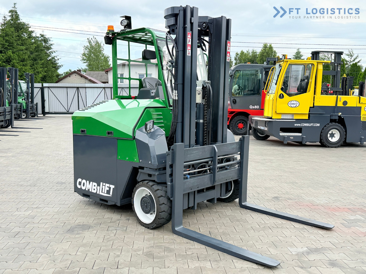 COMBILIFT Combilift CBE4000 / TRIPLEX 5200MM / ELECTRIC / FREE LIFT / FORK POSITIONER / SIDESHIFT / LIKE NEW - Loader empat arah: gambar 2 COMBILIFT Combilift CBE4000 / TRIPLEX 5200MM / ELECTRIC / FREE LIFT / FORK POSITIONER / SIDESHIFT / LIKE NEW - Loader empat arah: gambar 2