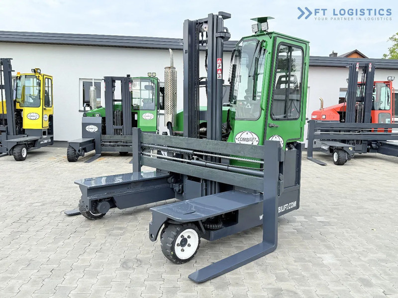 Combilift C3000 / DIESEL / DUPLEX - 4000MM / WIDE FORK POSITIONER 2700MM / FULL HEATED CABIN / ONLY 6905H / CONDITION - LIKE NEW! C3000 / - Loader empat arah: gambar 1 Combilift C3000 / DIESEL / DUPLEX - 4000MM / WIDE FORK POSITIONER 2700MM / FULL HEATED CABIN / ONLY 6905H / CONDITION - LIKE NEW! C3000 / - Loader empat arah: gambar 1