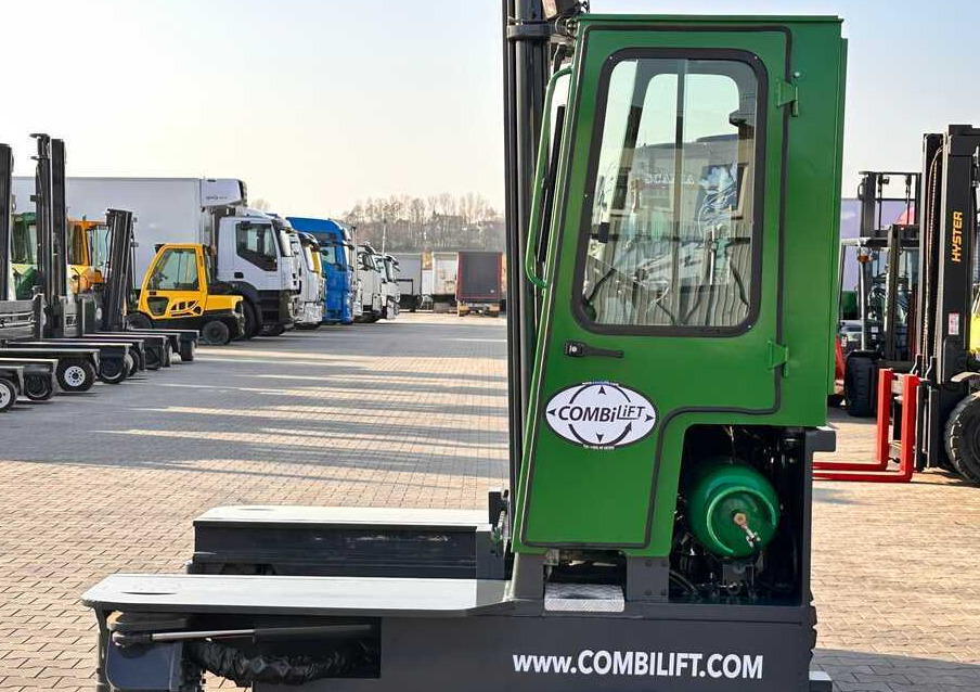 Combilift C3000 / DUPLEX / 4100MM / LPG / FREE LIFT / LIKE NEW - Loader empat arah: gambar 2 Combilift C3000 / DUPLEX / 4100MM / LPG / FREE LIFT / LIKE NEW - Loader empat arah: gambar 2