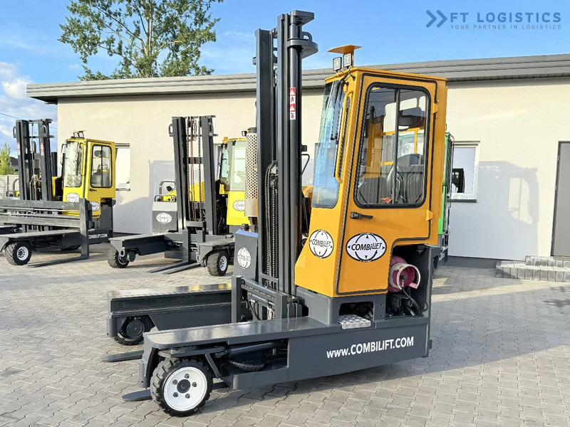 Combilift C3000 / GAS / DUPLEX 4500MM / ONLY 3096 HOURS / FORK SIDE SHIFT / FULL CABIN / EXCELLENT CONDITION / Wide range of four-way and - Loader empat arah: gambar 2 Combilift C3000 / GAS / DUPLEX 4500MM / ONLY 3096 HOURS / FORK SIDE SHIFT / FULL CABIN / EXCELLENT CONDITION / Wide range of four-way and - Loader empat arah: gambar 2