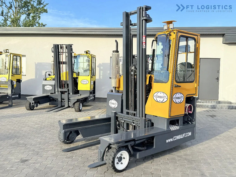 Combilift C3000 / GAS / DUPLEX 4500MM / ONLY 3096 HOURS / FORK SIDE SHIFT / FULL CABIN / EXCELLENT CONDITION / Wide range of four-way and - Loader empat arah: gambar 1 Combilift C3000 / GAS / DUPLEX 4500MM / ONLY 3096 HOURS / FORK SIDE SHIFT / FULL CABIN / EXCELLENT CONDITION / Wide range of four-way and - Loader empat arah: gambar 1