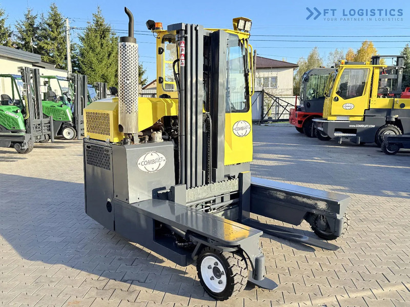 Combilift C3000 / GAS / TRIPLEX 4900MM / FREE LIFT / FORK POSITIONER / FULL CABIN / EXCELLENT CONDITION / Wide range of four-way and side - Loader empat arah: gambar 5 Combilift C3000 / GAS / TRIPLEX 4900MM / FREE LIFT / FORK POSITIONER / FULL CABIN / EXCELLENT CONDITION / Wide range of four-way and side - Loader empat arah: gambar 5