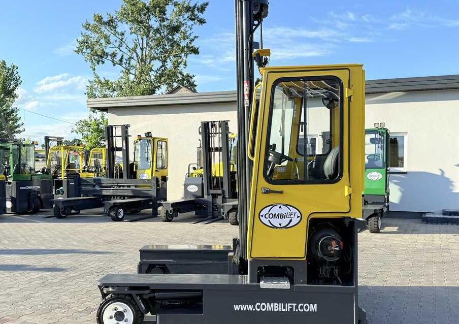 Combilift C3000 / GAS / TRIPLEX - 7600MM / FREE-LIFT / POSITIONER / A comprehensive range of four-way and side-loading forklifts. - Loader empat arah: gambar 2 Combilift C3000 / GAS / TRIPLEX - 7600MM / FREE-LIFT / POSITIONER / A comprehensive range of four-way and side-loading forklifts. - Loader empat arah: gambar 2