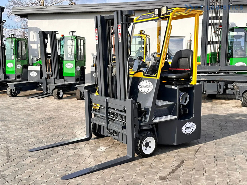 Combilift C3000CB / LPG / TRIPLEX / 4900MM / FREE LIFT / POSITIONER / LIKE NEW C3000CB / LPG / TRIPLEX / 4900MM / FREE LIFT / POSITIONER / - Loader empat arah: gambar 2 Combilift C3000CB / LPG / TRIPLEX / 4900MM / FREE LIFT / POSITIONER / LIKE NEW C3000CB / LPG / TRIPLEX / 4900MM / FREE LIFT / POSITIONER / - Loader empat arah: gambar 2