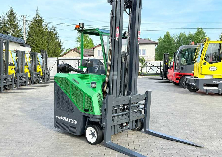 Combilift C3000CB / LPG / TRIPLEX – 6500MM / FREE LIFT / FORK POSITIONER / SIDE SHIFT / EXCELLENT CONDITION - Loader empat arah: gambar 5 Combilift C3000CB / LPG / TRIPLEX – 6500MM / FREE LIFT / FORK POSITIONER / SIDE SHIFT / EXCELLENT CONDITION - Loader empat arah: gambar 5
