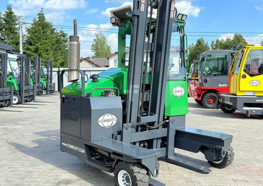 Combilift C3500 / DUPLEX 4100MM / GAS / EXTENDABLE FORKS / CABIN / HEATING + AIR CONDITIONING / LIKE NEW - Loader empat arah: gambar 5 Combilift C3500 / DUPLEX 4100MM / GAS / EXTENDABLE FORKS / CABIN / HEATING + AIR CONDITIONING / LIKE NEW - Loader empat arah: gambar 5