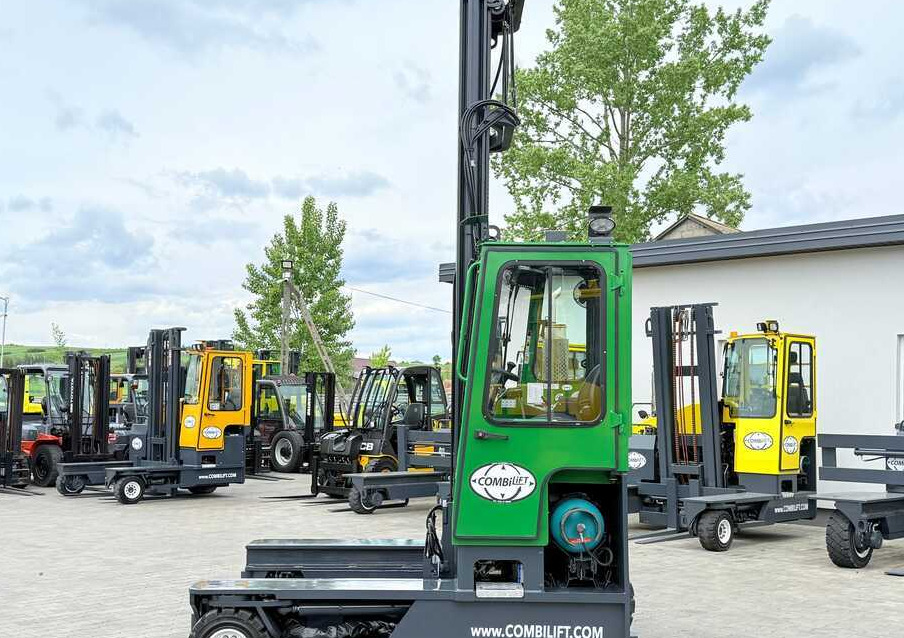 Combilift C4000 / GAS / TRIPLEX - 9300MM / FREE-LIFT / POSITIONER / LIKE NEW - Loader empat arah: gambar 2 Combilift C4000 / GAS / TRIPLEX - 9300MM / FREE-LIFT / POSITIONER / LIKE NEW - Loader empat arah: gambar 2
