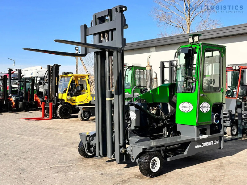 Combilift C4000 / LPG / DUPLEX / 4500MM / FREE LIFT / LIKE NEW C4000 / LPG / DUPLEX / 4500MM / FREE LIFT / LIKE NEW - Loader empat arah: gambar 1 Combilift C4000 / LPG / DUPLEX / 4500MM / FREE LIFT / LIKE NEW C4000 / LPG / DUPLEX / 4500MM / FREE LIFT / LIKE NEW - Loader empat arah: gambar 1