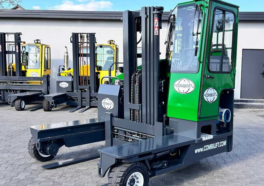 Combilift C4000 / TRIPLEX / 4900MM / GAS / FREE LIFT / FORK SIDE SHIFT / LIKE NEW - Loader empat arah: gambar 3 Combilift C4000 / TRIPLEX / 4900MM / GAS / FREE LIFT / FORK SIDE SHIFT / LIKE NEW - Loader empat arah: gambar 3