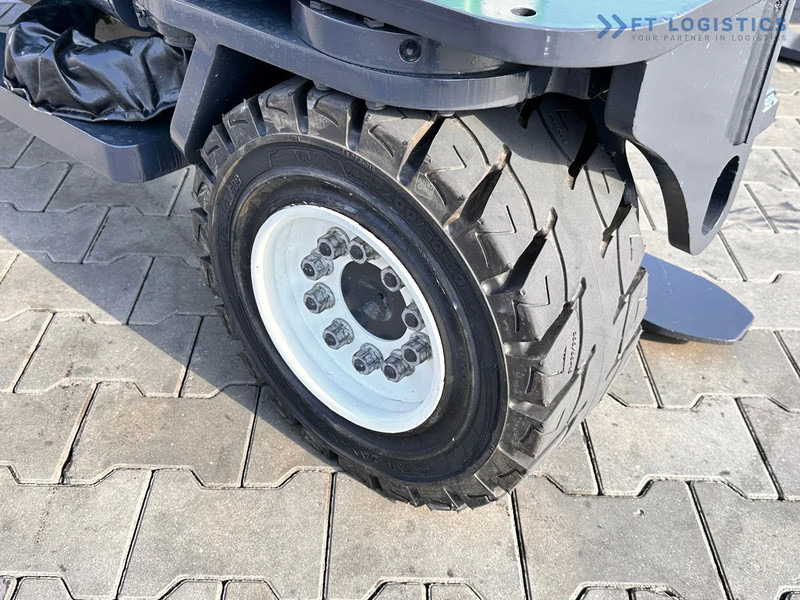 Combilift C4000 / TRIPLEX / 4900MM / LPG / FREE LIFT / FORK SHIFT / LIKE NEW C4000 / TRIPLEX / 4900MM / LPG / FREE LIFT / FORK SHIFT / LIK - Loader empat arah: gambar 5 Combilift C4000 / TRIPLEX / 4900MM / LPG / FREE LIFT / FORK SHIFT / LIKE NEW C4000 / TRIPLEX / 4900MM / LPG / FREE LIFT / FORK SHIFT / LIK - Loader empat arah: gambar 5