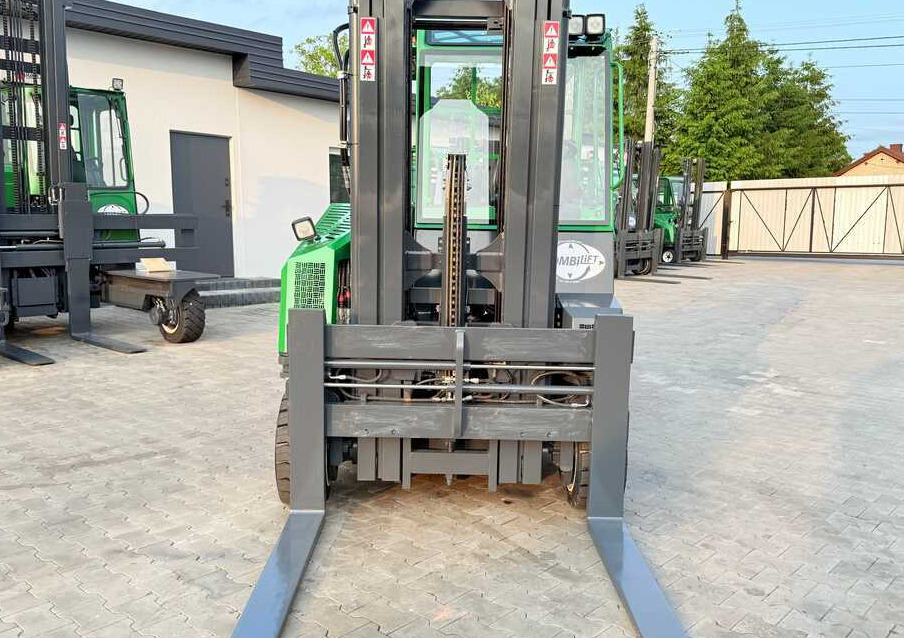 Combilift C4000CB / TRIPLEX - 5200MM / LPG / FREE LIFT / FORK POSITIONER / FORK SIDESHIFT / HEIGHT 2450MM / LIKE NEW - Loader empat arah: gambar 3 Combilift C4000CB / TRIPLEX - 5200MM / LPG / FREE LIFT / FORK POSITIONER / FORK SIDESHIFT / HEIGHT 2450MM / LIKE NEW - Loader empat arah: gambar 3