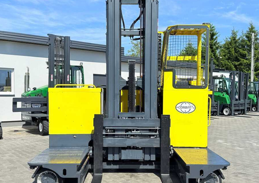 Combilift C4000STE / TRIPLEX / 6850MM / FREE LIFT / ONLY 1,348 HOURS / FORK SIDESHIFT / EXCELLENT CONDITION - Loader empat arah: gambar 2 Combilift C4000STE / TRIPLEX / 6850MM / FREE LIFT / ONLY 1,348 HOURS / FORK SIDESHIFT / EXCELLENT CONDITION - Loader empat arah: gambar 2