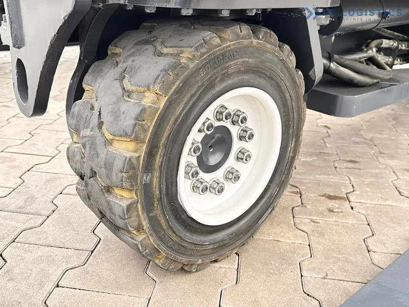 Combilift C4500 / DUPLEX / 4050MM / DIESEL / WIDE POSITIONER / FREE LIFT C4500 / DUPLEX / 4050MM / DIESEL / WIDE POSITIONER / FREE LIFT - Loader empat arah: gambar 5 Combilift C4500 / DUPLEX / 4050MM / DIESEL / WIDE POSITIONER / FREE LIFT C4500 / DUPLEX / 4050MM / DIESEL / WIDE POSITIONER / FREE LIFT - Loader empat arah: gambar 5