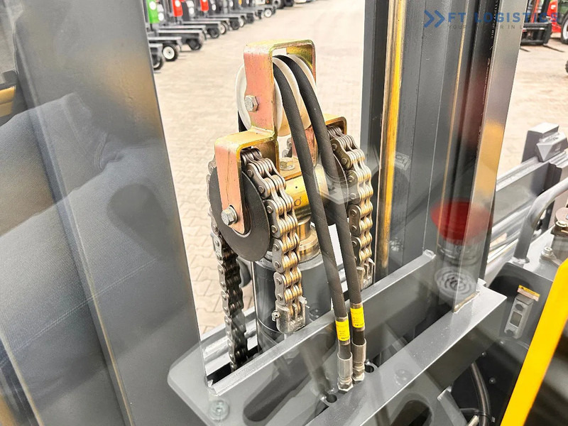 Combilift C4500 / DUPLEX / 4050MM / DIESEL / WIDE POSITIONER / FREE LIFT C4500 / DUPLEX / 4050MM / DIESEL / WIDE POSITIONER / FREE LIFT - Loader empat arah: gambar 2 Combilift C4500 / DUPLEX / 4050MM / DIESEL / WIDE POSITIONER / FREE LIFT C4500 / DUPLEX / 4050MM / DIESEL / WIDE POSITIONER / FREE LIFT - Loader empat arah: gambar 2