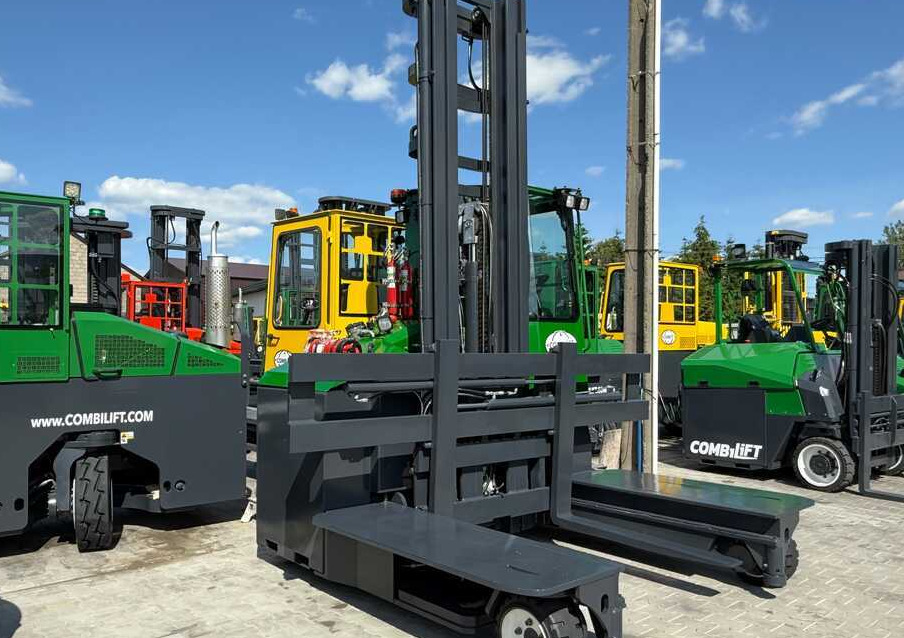 Combilift C5000E / ELECTRIC / TRIPLEX 8300MM / FULL FREE LIFT / WIDE POSITIONER / FORK SIDESHIFT / BATTERY LIKE NEW - Loader empat arah: gambar 4 Combilift C5000E / ELECTRIC / TRIPLEX 8300MM / FULL FREE LIFT / WIDE POSITIONER / FORK SIDESHIFT / BATTERY LIKE NEW - Loader empat arah: gambar 4