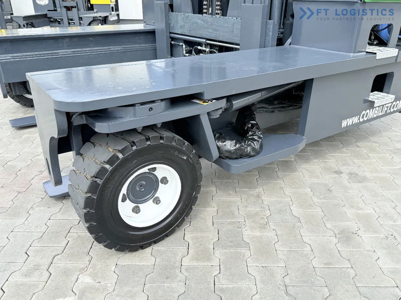 Combilift C8000 / GAS / DUPLEX – 4700MM / FORK POSITIONER / FREE LIFT / FULL HEATED CABIN / ONLY 5141 HOURS / CONDITION – LIKE NEW! C8000 - Loader empat arah: gambar 3 Combilift C8000 / GAS / DUPLEX – 4700MM / FORK POSITIONER / FREE LIFT / FULL HEATED CABIN / ONLY 5141 HOURS / CONDITION – LIKE NEW! C8000 - Loader empat arah: gambar 3