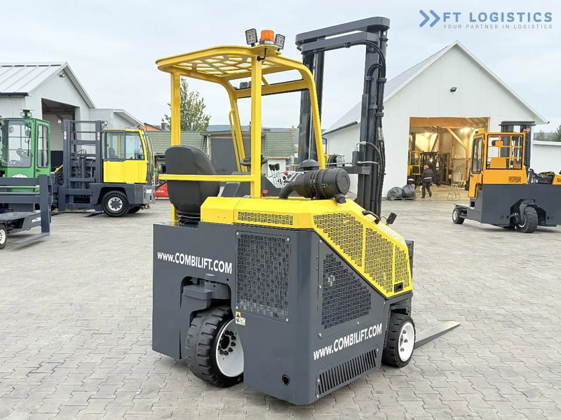 Combilift CB2500 / DUPLEX / 4100MM / DIESEL / FREE LIFT / FORK POSITIONER / SIDE SHIFT / LIKE NEW / Wide range of four-way and side loader - Loader empat arah: gambar 5 Combilift CB2500 / DUPLEX / 4100MM / DIESEL / FREE LIFT / FORK POSITIONER / SIDE SHIFT / LIKE NEW / Wide range of four-way and side loader - Loader empat arah: gambar 5