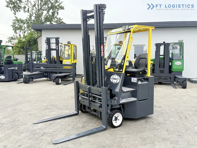 Combilift CB2500 / DUPLEX / 4100MM / DIESEL / FREE LIFT / FORK POSITIONER / SIDE SHIFT / LIKE NEW / Wide range of four-way and side loader - Loader empat arah: gambar 1 Combilift CB2500 / DUPLEX / 4100MM / DIESEL / FREE LIFT / FORK POSITIONER / SIDE SHIFT / LIKE NEW / Wide range of four-way and side loader - Loader empat arah: gambar 1