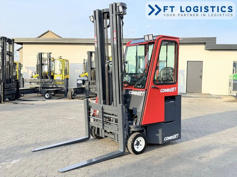 Combilift CB3000 | DIESEL | TRIPLEX 6550 MM | FREE LIFT | FORK POSITIONER | SIDESHIFT | EXCELLENT CONDITION | Wide range of multidirection - Loader empat arah: gambar 1 Combilift CB3000 | DIESEL | TRIPLEX 6550 MM | FREE LIFT | FORK POSITIONER | SIDESHIFT | EXCELLENT CONDITION | Wide range of multidirection - Loader empat arah: gambar 1