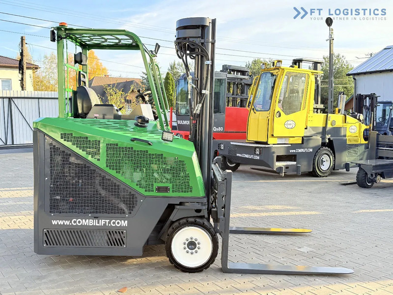 Combilift CB4000 / GAS / TRIPLEX 5200MM / FREE LIFT / FORK POSITIONER / SIDE SHIFT / EXCELLENT CONDITION / Wide range of four-way and side - Loader empat arah: gambar 5 Combilift CB4000 / GAS / TRIPLEX 5200MM / FREE LIFT / FORK POSITIONER / SIDE SHIFT / EXCELLENT CONDITION / Wide range of four-way and side - Loader empat arah: gambar 5