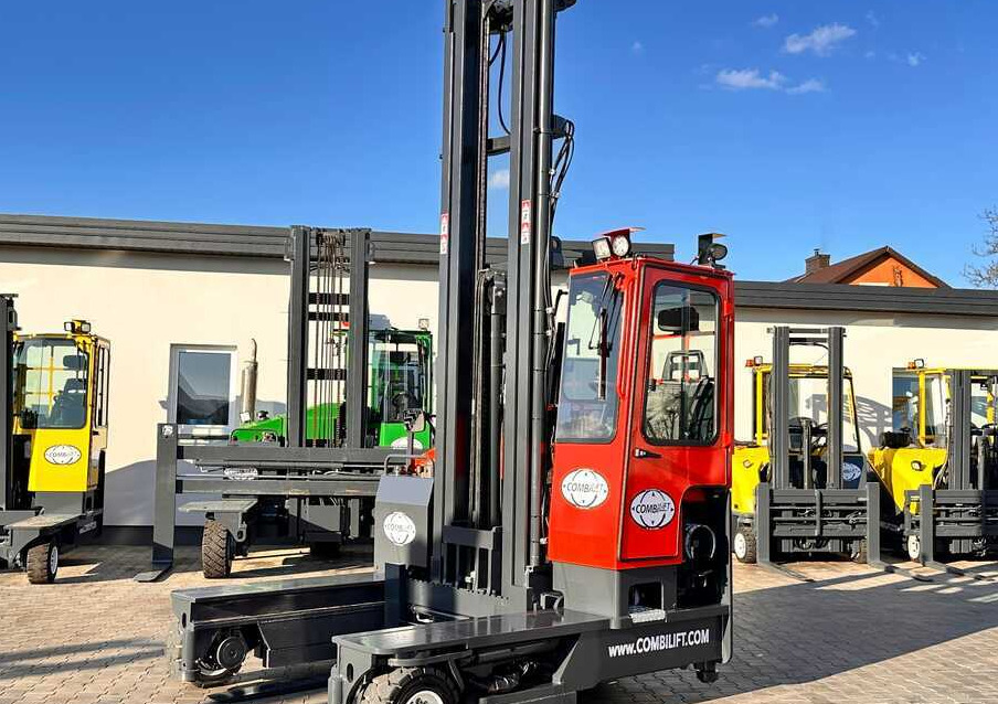 Combilift COMBILIFT C4000 – TRIPLEX 9300 mm – Year 2017 – GAS – FREE LIFT – FORK SIDE SHIFT – CONDITION 5/5 - Loader empat arah: gambar 2 Combilift COMBILIFT C4000 – TRIPLEX 9300 mm – Year 2017 – GAS – FREE LIFT – FORK SIDE SHIFT – CONDITION 5/5 - Loader empat arah: gambar 2